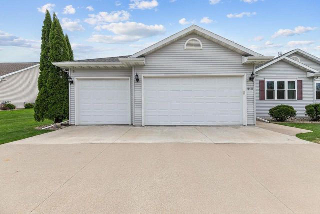 W6423 BOONESBOROUGH DRIVE, Greenville, WI 54942