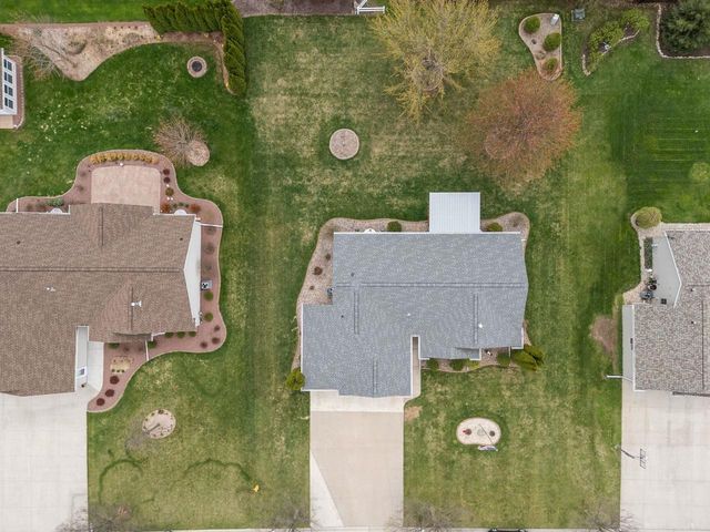 W6423 BOONESBOROUGH DRIVE, Greenville, WI 54942