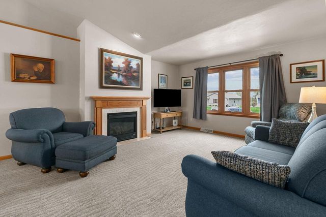 W6423 BOONESBOROUGH DRIVE, Greenville, WI 54942