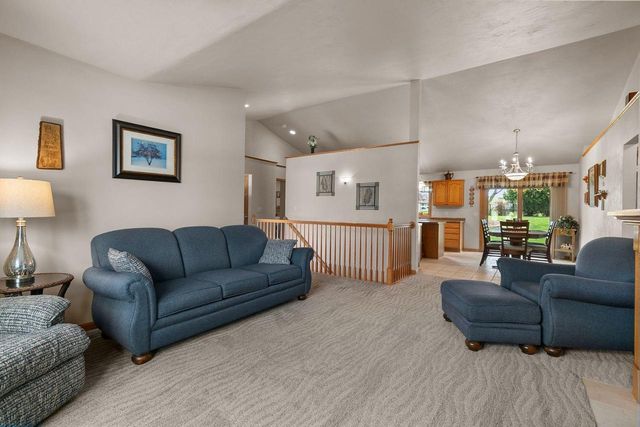 W6423 BOONESBOROUGH DRIVE, Greenville, WI 54942