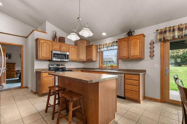 W6423 BOONESBOROUGH DRIVE, Greenville, WI 54942