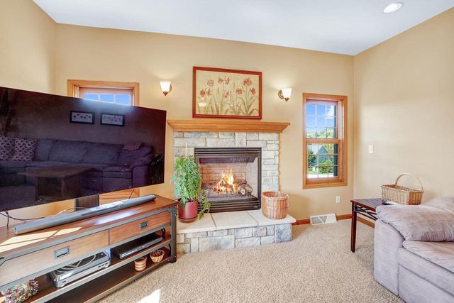 N5181 Union Hill ROAD, Oconomowoc, WI 53066