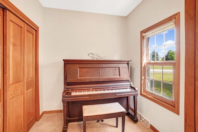 N5181 Union Hill ROAD, Oconomowoc, WI 53066