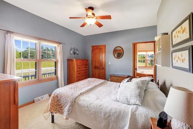 N5181 Union Hill ROAD, Oconomowoc, WI 53066
