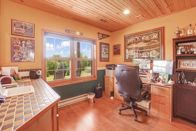 N5181 Union Hill ROAD, Oconomowoc, WI 53066