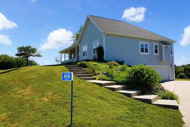 N5181 Union Hill ROAD, Oconomowoc, WI 53066