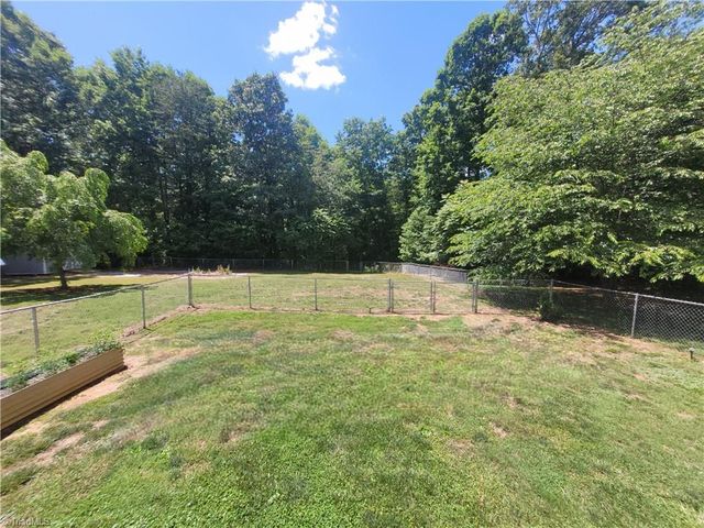 1063 Frans Road, Westfield, NC 27053