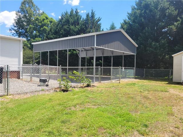 1063 Frans Road, Westfield, NC 27053