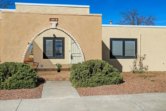 1301 Rio Rancho Drive SE B, Rio Rancho, NM 87124