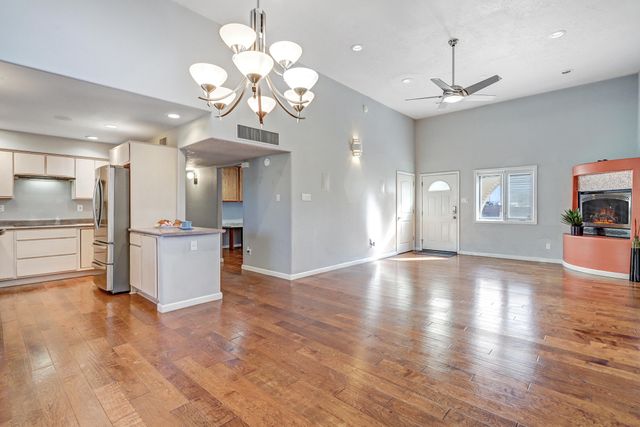 1301 Rio Rancho Drive SE B, Rio Rancho, NM 87124