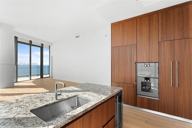 175 SE 25th Rd 1501, Miami, FL 33129