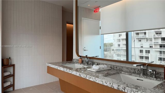 175 SE 25th Rd 1501, Miami, FL 33129