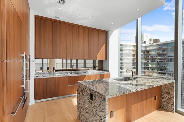 175 SE 25th Rd 1501, Miami, FL 33129