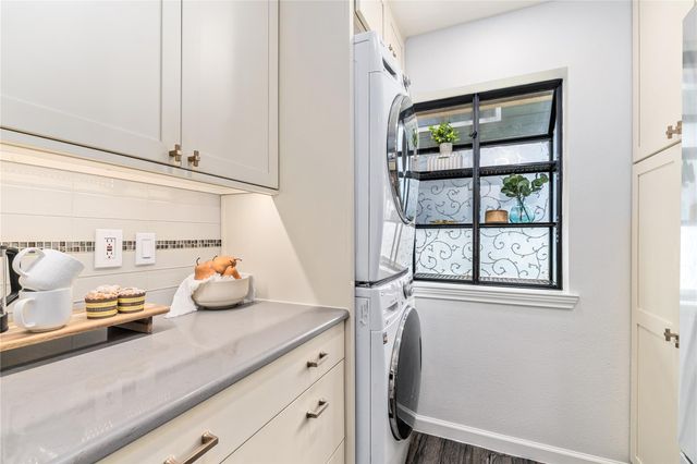 2215 Post RD 2084, Austin, TX 78704