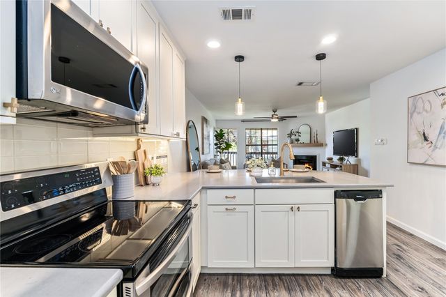 2215 Post RD 2084, Austin, TX 78704