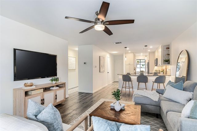 2215 Post RD 2084, Austin, TX 78704