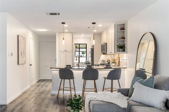 2215 Post RD 2084, Austin, TX 78704