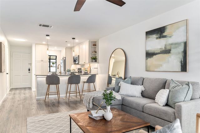 2215 Post RD 2084, Austin, TX 78704
