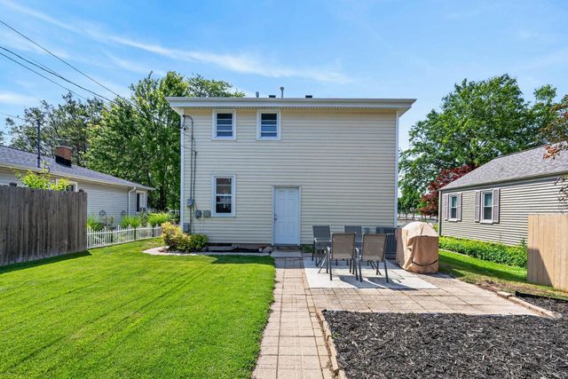 1826 E Fernwood AVENUE, Milwaukee, WI 53207
