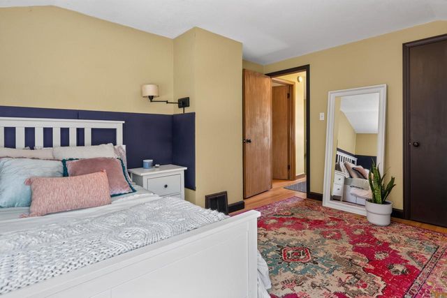 1826 E Fernwood AVENUE, Milwaukee, WI 53207