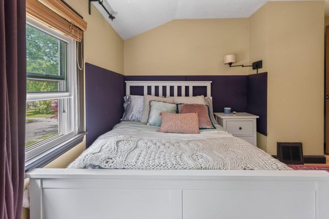 1826 E Fernwood AVENUE, Milwaukee, WI 53207