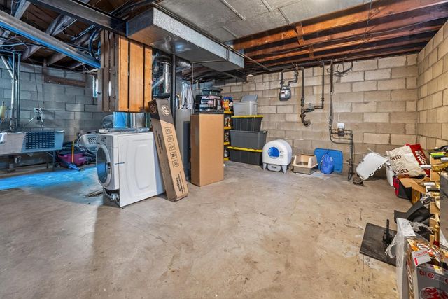 1826 E Fernwood AVENUE, Milwaukee, WI 53207