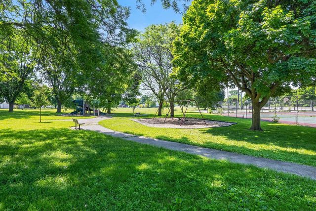 1826 E Fernwood AVENUE, Milwaukee, WI 53207