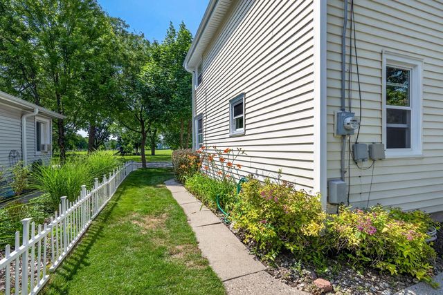 1826 E Fernwood AVENUE, Milwaukee, WI 53207