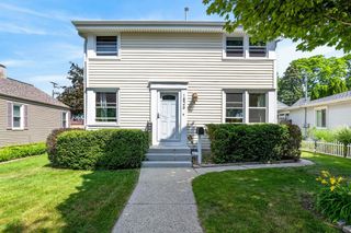 1826 E Fernwood AVENUE, Milwaukee, WI 53207