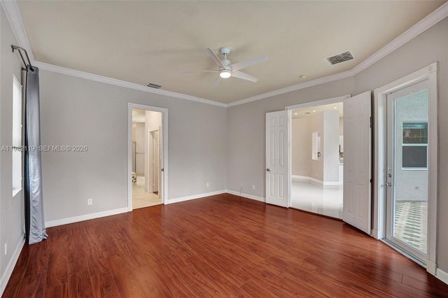 8006 N Savannah Cir, Davie, FL 33328