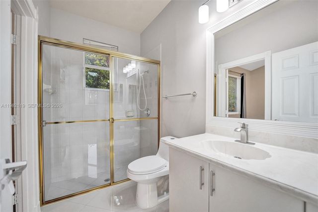 8006 N Savannah Cir, Davie, FL 33328