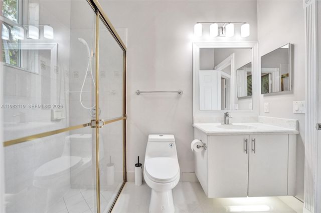 8006 N Savannah Cir, Davie, FL 33328