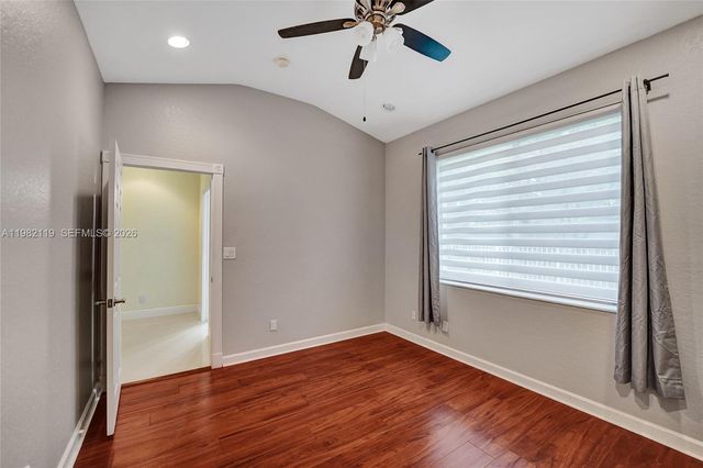8006 N Savannah Cir, Davie, FL 33328