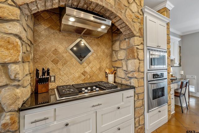 7752 Lamp Post Cove, Tyler, TX 75703