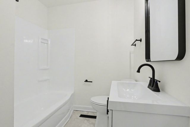 912 N Midland Avenue, Joliet, IL 60435