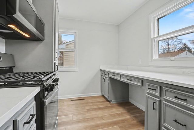 912 N Midland Avenue, Joliet, IL 60435