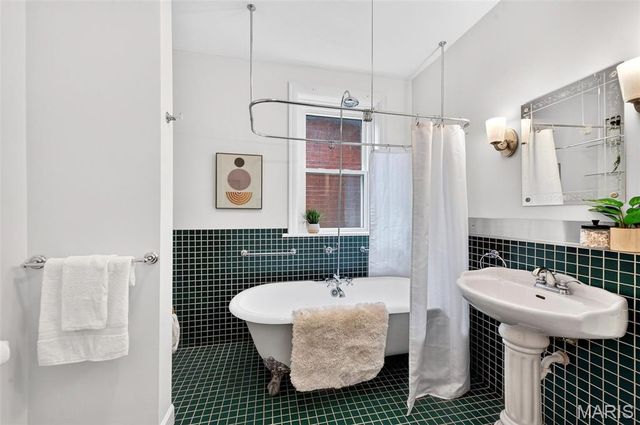 3671 Humphrey Street, St Louis, MO 63116