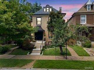 3671 Humphrey Street, St Louis, MO 63116