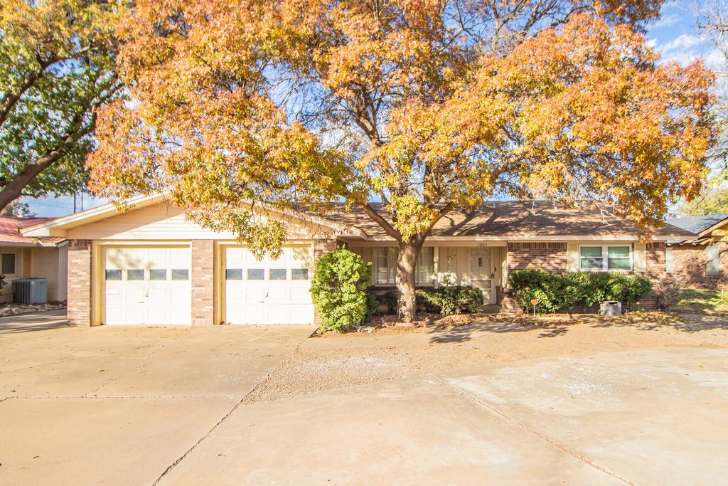 1803 E Buckley, Brownfield, TX 79316