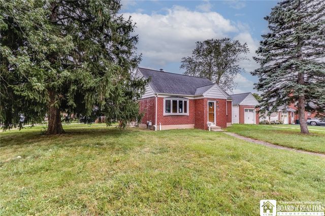 51 Pinevale Court, Cheektowaga, NY 14225
