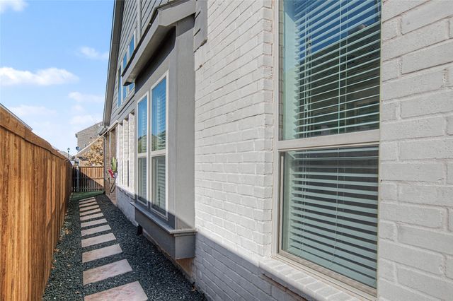 1848 Stowers Trail, Fort Worth, TX 76052