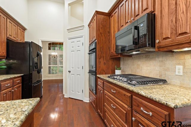 1620 Brookhollow Drive, Hideaway, TX 75771