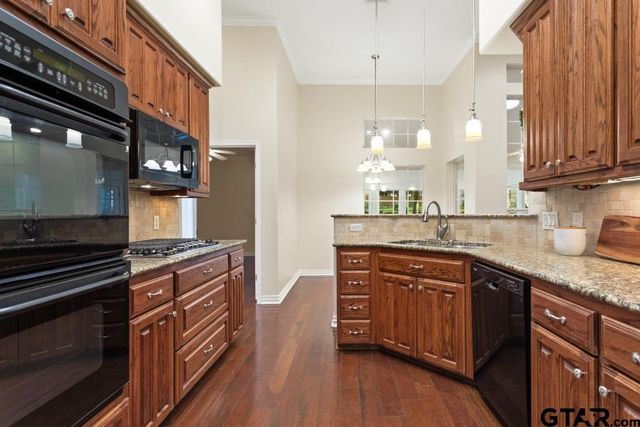 1620 Brookhollow Drive, Hideaway, TX 75771