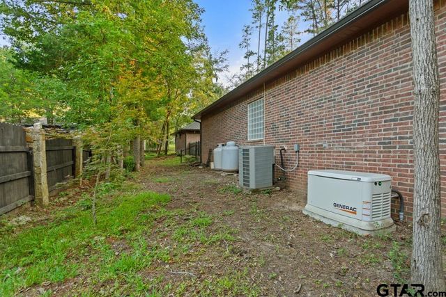 1620 Brookhollow Drive, Hideaway, TX 75771