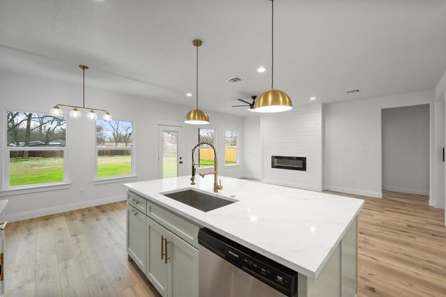 206 Williams Avenue, Cleburne, TX 76033