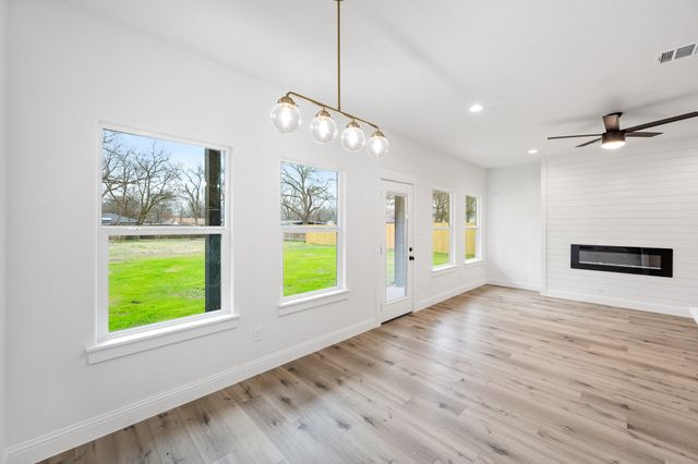 206 Williams Avenue, Cleburne, TX 76033