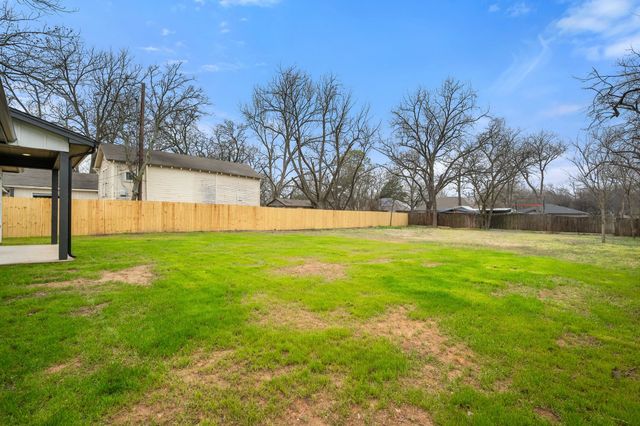 206 Williams Avenue, Cleburne, TX 76033