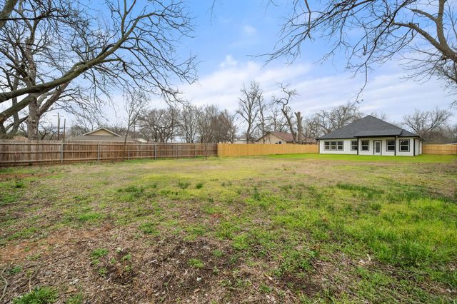 206 Williams Avenue, Cleburne, TX 76033