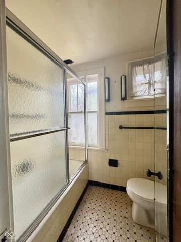 1225 Victory Court, Anderson, IN 46016