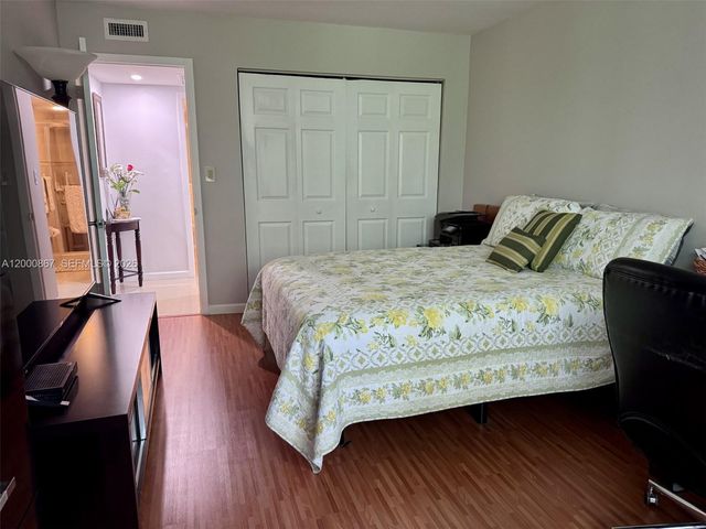 10850 N Kendall Drive 414, Miami, FL 33176
